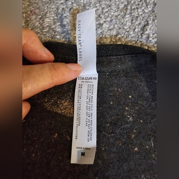 Grunge Bleached Camo Cross Tee EUC Size Medium - Picture 3 of 5